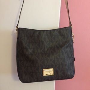 Michael Kors Jet Set Large Crossbody Purse